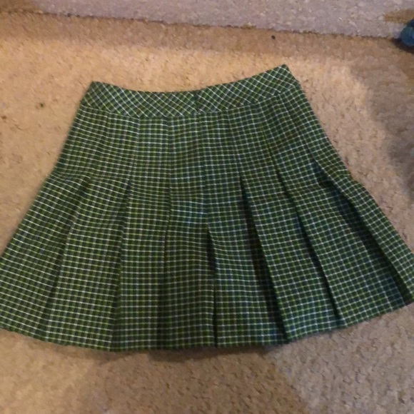 Sunday best green pleated plaid mini skirt - Picture 2 of 4